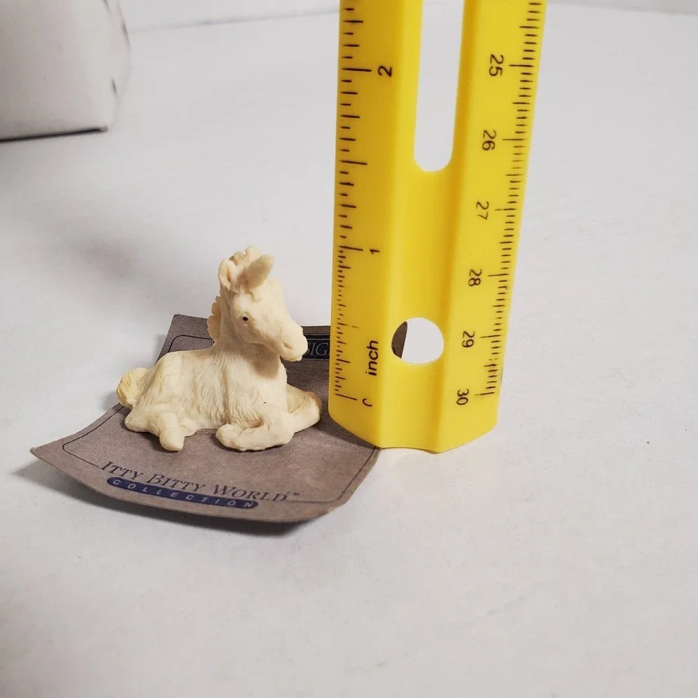 Vintage 1987 United‎ Design Itty Bitty World Critters Unicorn Figurine w/ Box